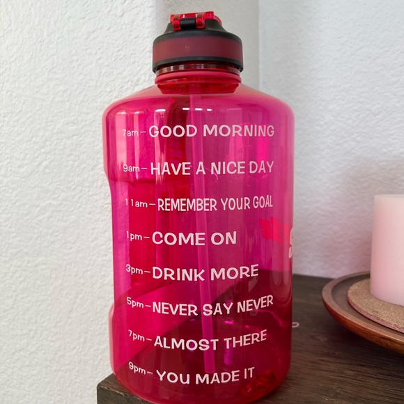 gallon water bottle with time markers - Picture 2 of 4